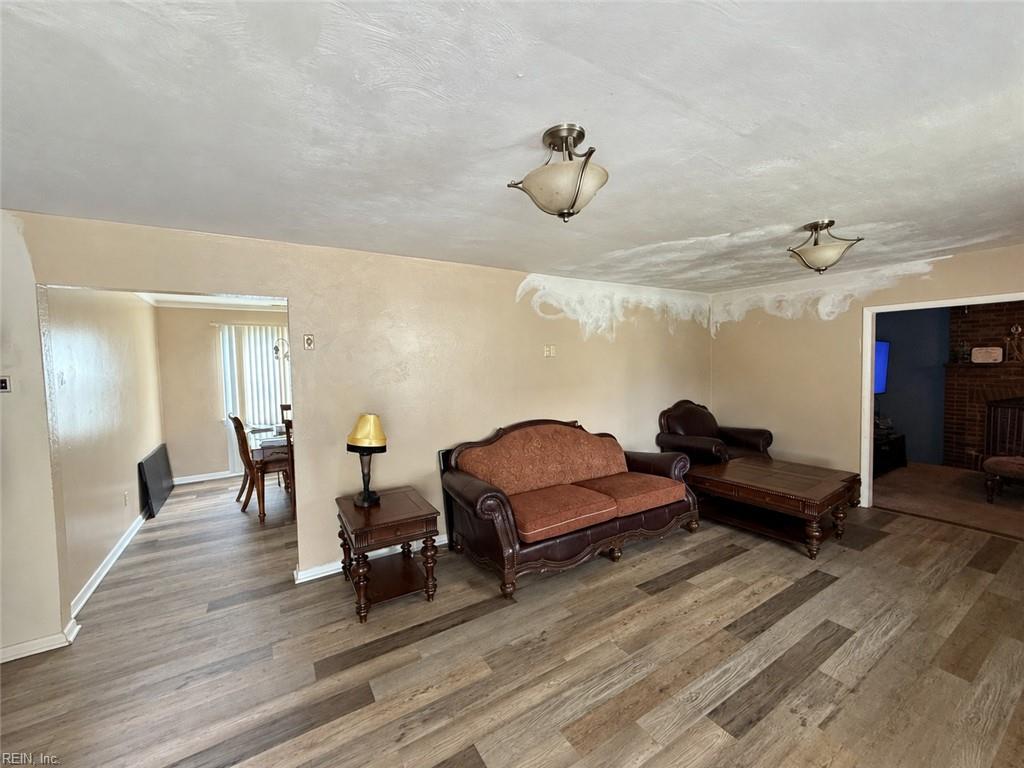 3105 Kenelm Dr Property Photo 2