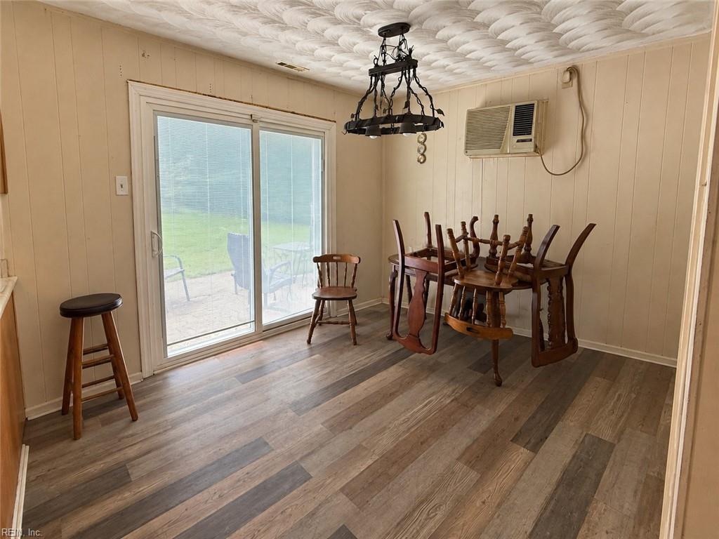 3105 Kenelm Dr Property Photo 4