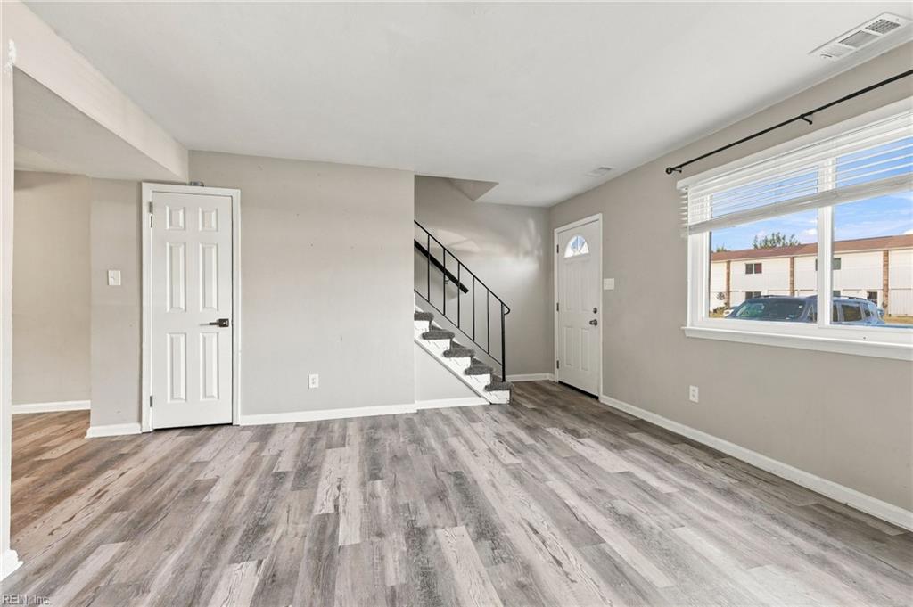1309 Green Cedar Ln Property Photo 2