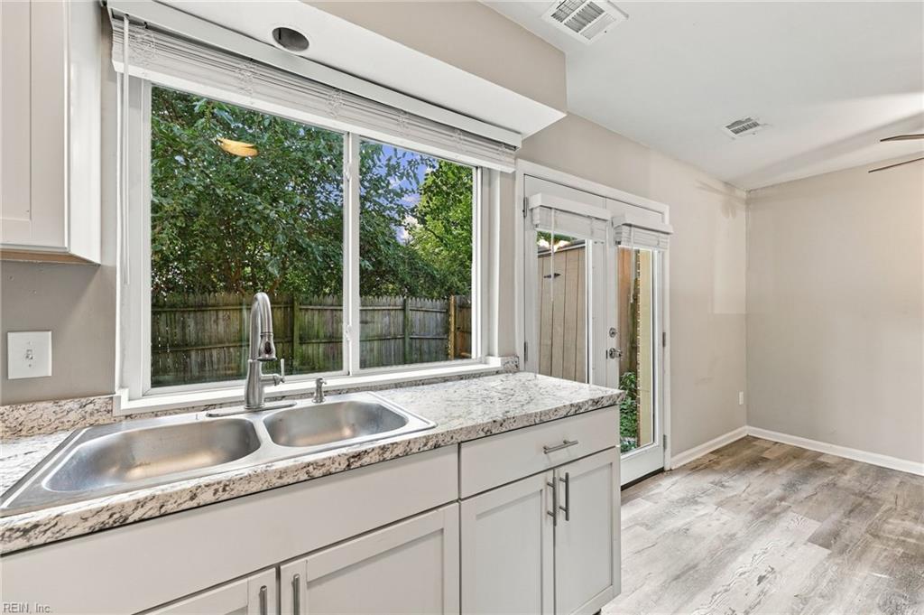 1309 Green Cedar Ln Property Photo 11