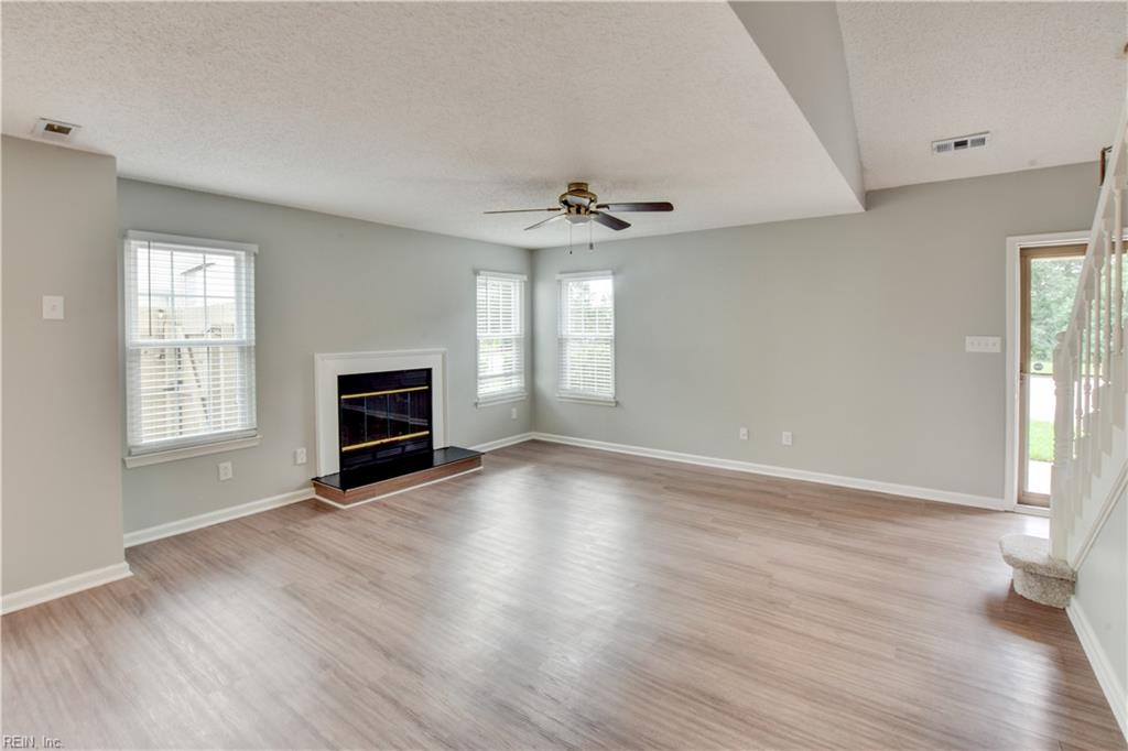 5029 Heathglen Cir Property Photo 2