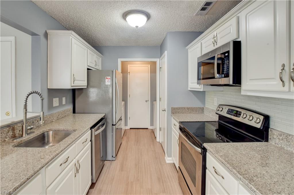 5029 Heathglen Cir Property Photo 12