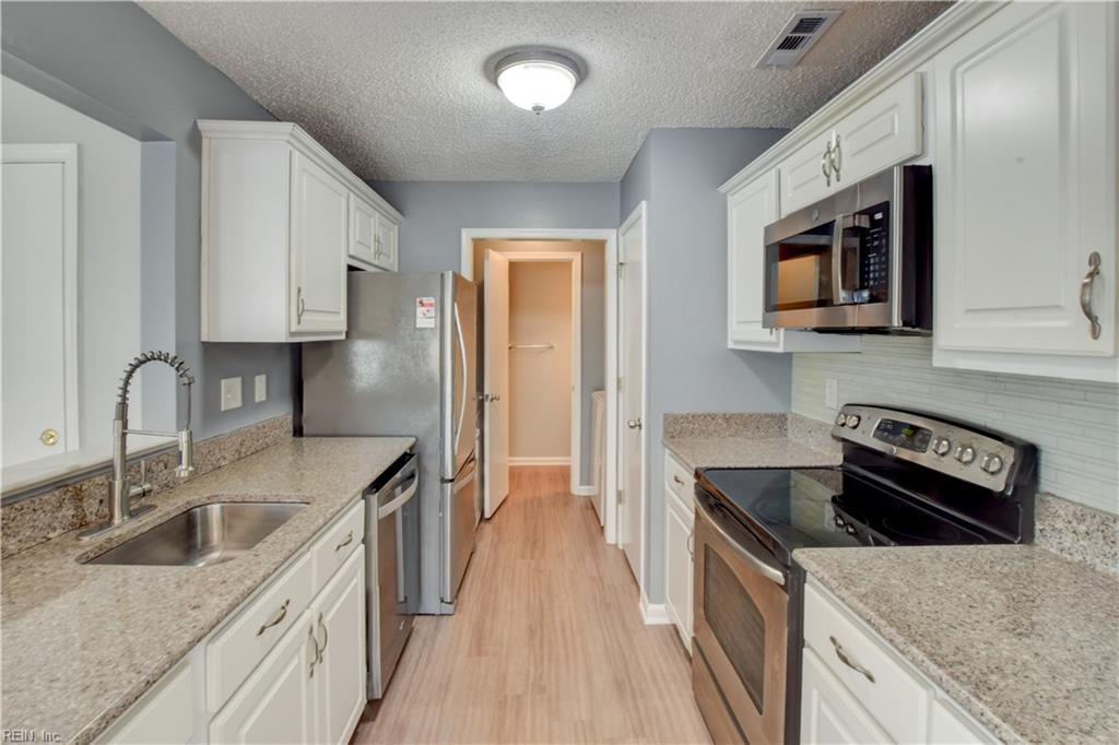 5029 Heathglen Cir Property Photo 13