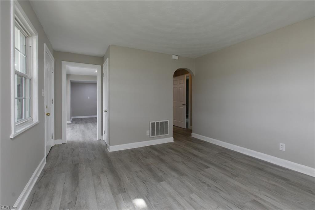 715 Briarfield Rd Property Photo 10