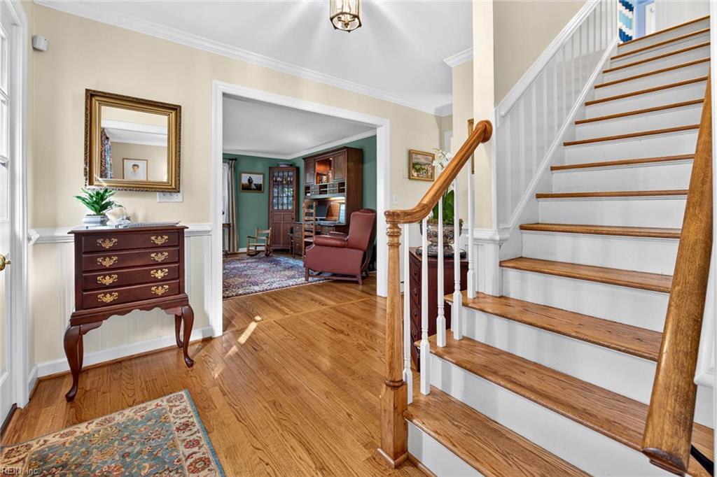 424 Susan Constant Dr Property Photo 4