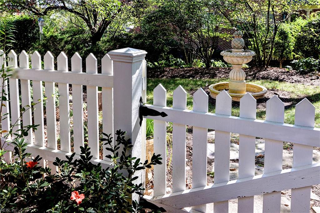 200 River Don Property Photo 44