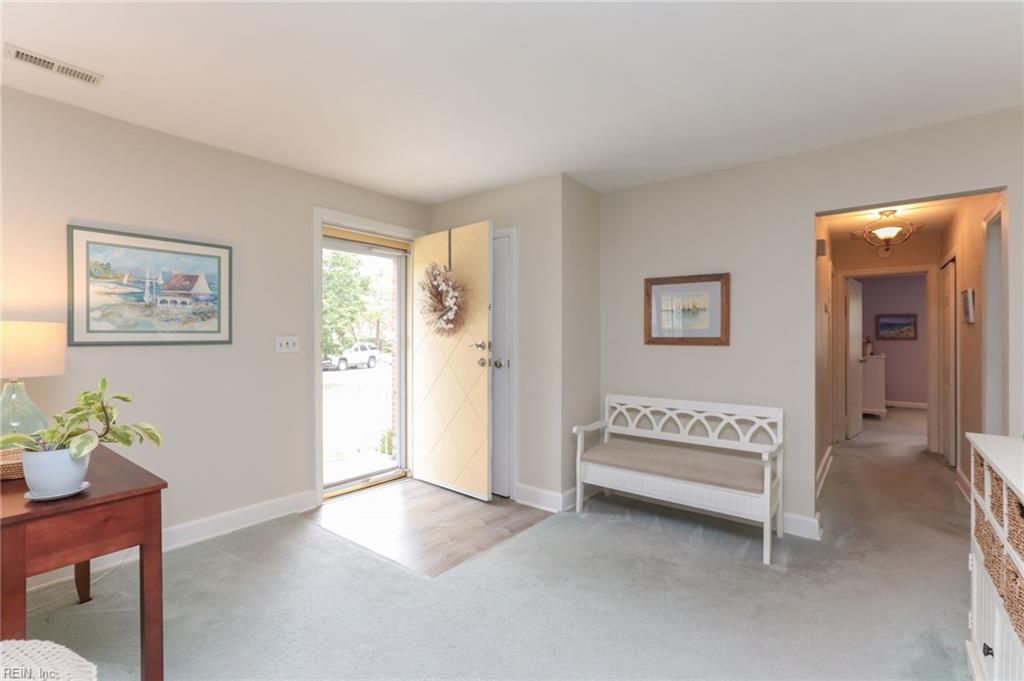 7218 Midfield St Property Photo 5