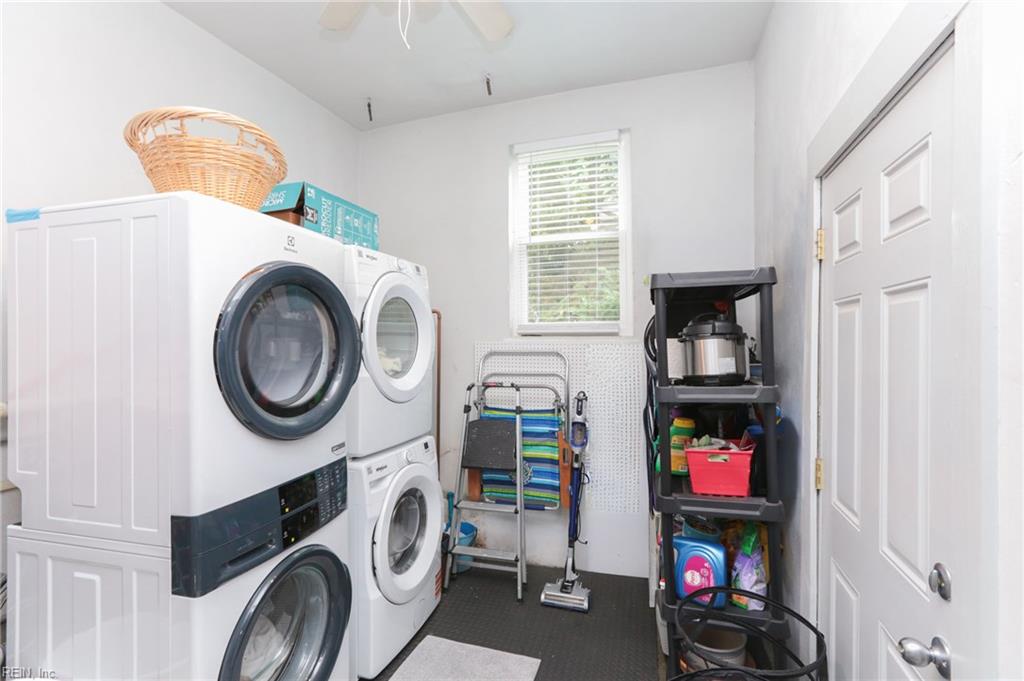7218 Midfield St Property Photo 31
