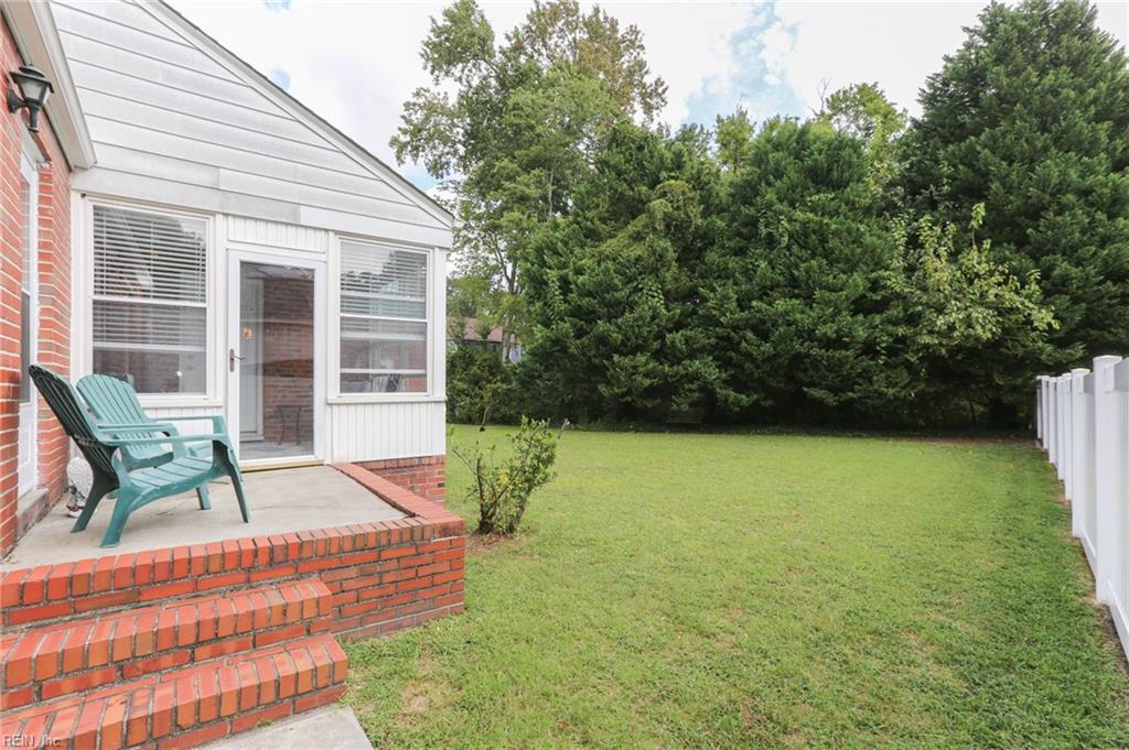 7218 Midfield St Property Photo 34