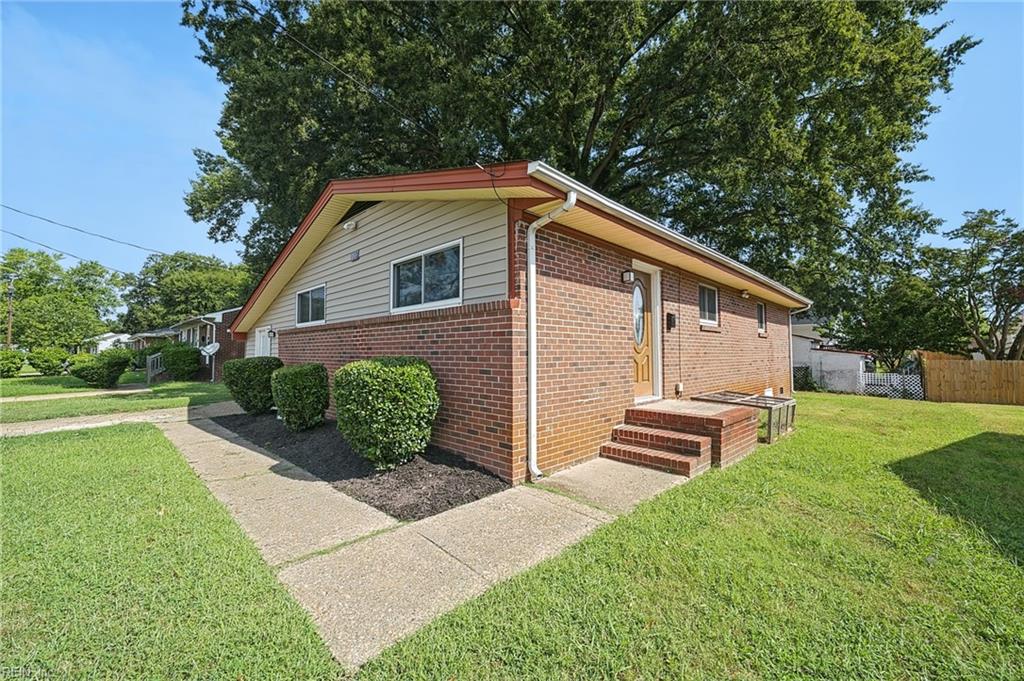 110 Bayhaven Dr Property Photo 6
