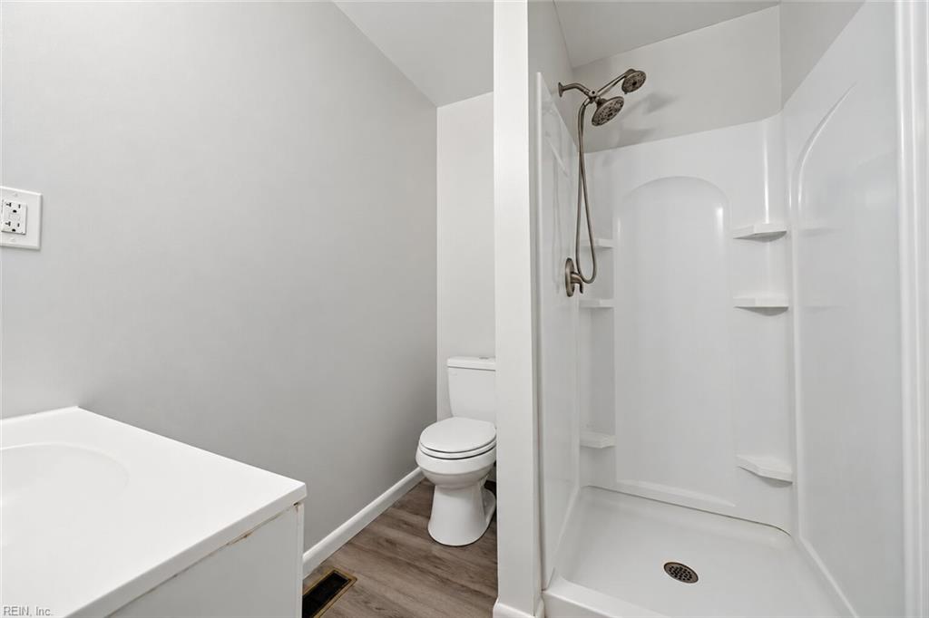 110 Bayhaven Dr Property Photo 24