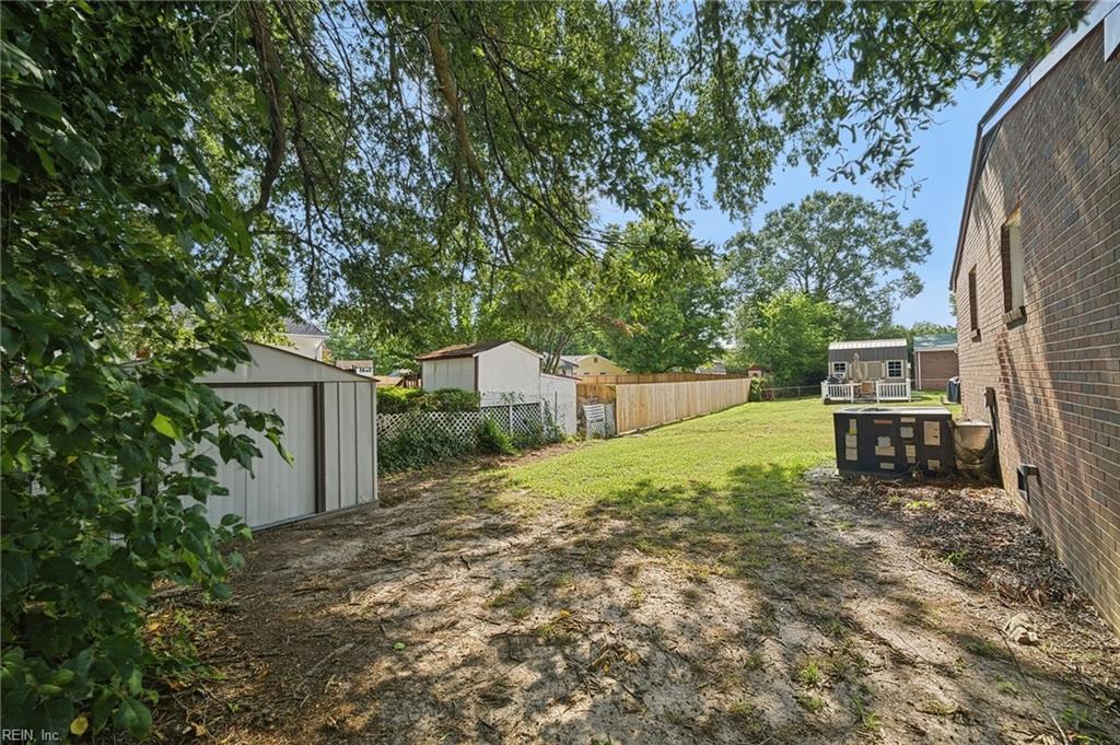 110 Bayhaven Dr Property Photo 28