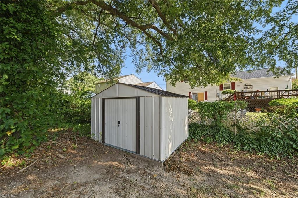 110 Bayhaven Dr Property Photo 29