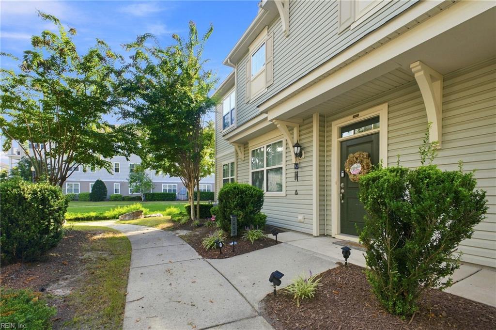2453 Leytonstone Dr Property Photo 1
