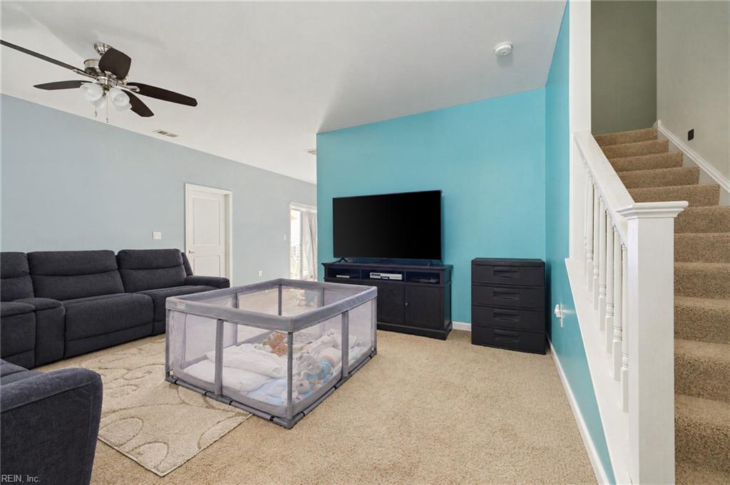 2453 Leytonstone Dr Property Photo 2