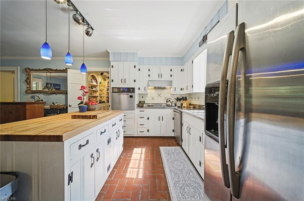 1360 Little Neck Rd Property Photo 17