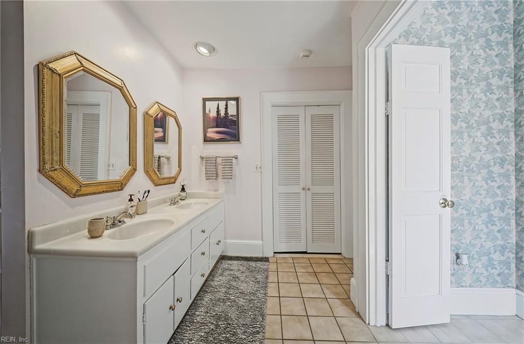 1360 Little Neck Rd Property Photo 19