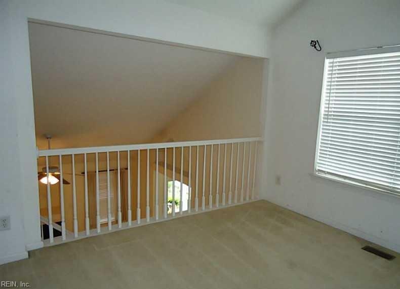 2302 Westgate Cir Property Photo 4