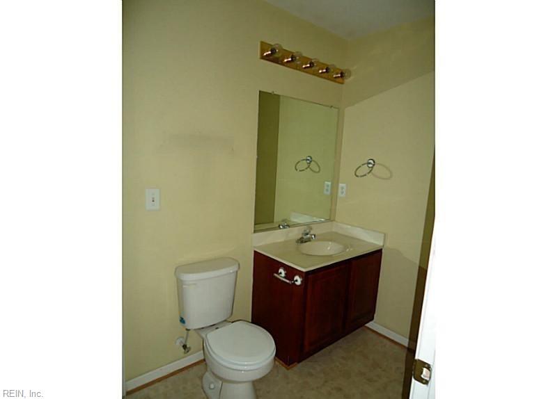 2302 Westgate Cir Property Photo 6