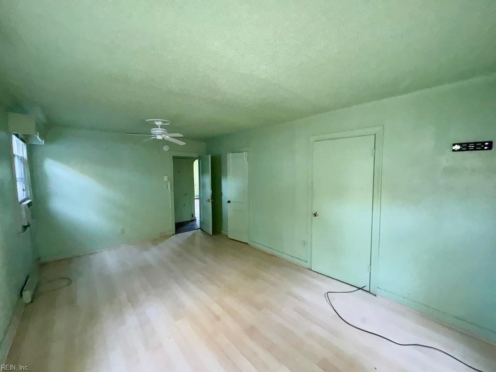 900 W 31st St Property Photo 11