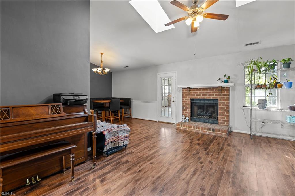 753 Willow Bend Dr Property Photo 3