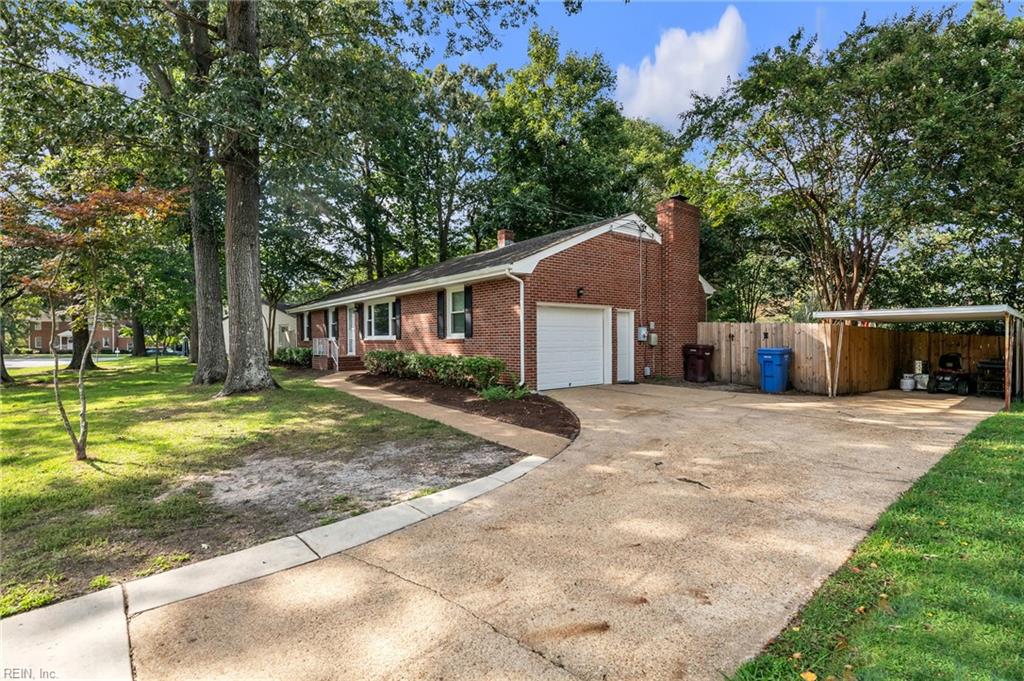 4216 Genoa Cres Property Photo 3