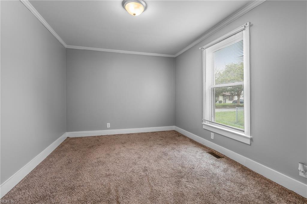 1084 Hugo St Property Photo 12