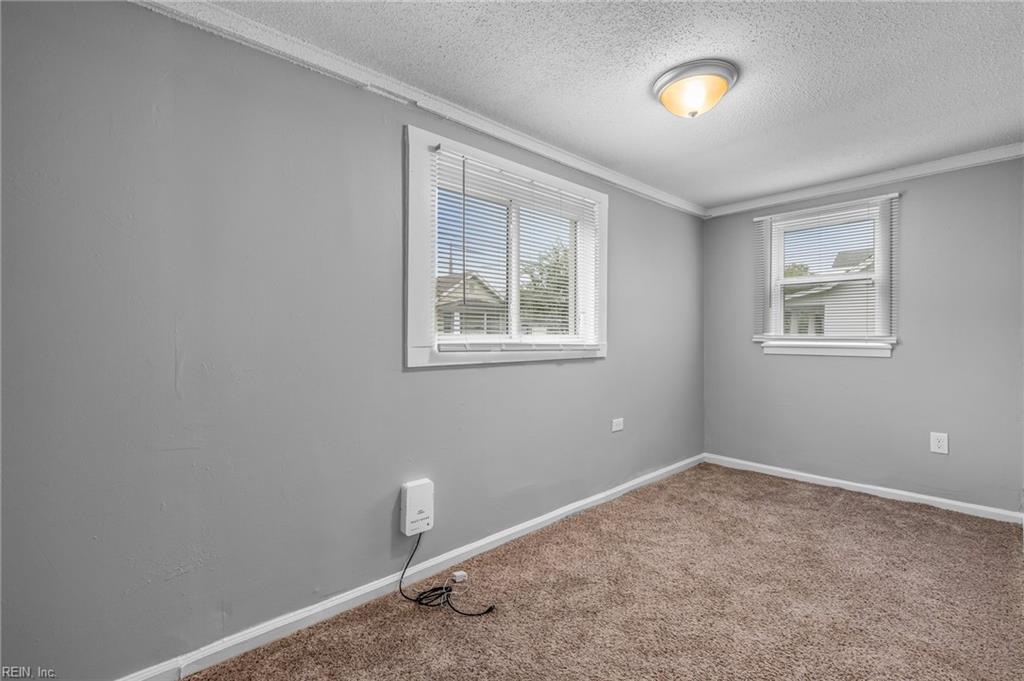 1084 Hugo St Property Photo 17