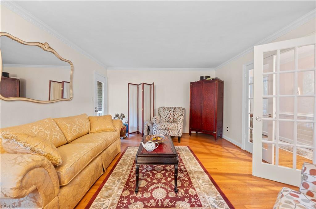 302 Honey Locust Way Property Photo 8