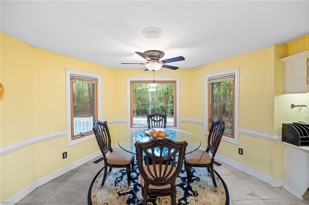 302 Honey Locust Way Property Photo 17