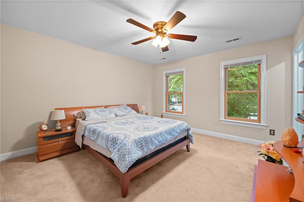 302 Honey Locust Way Property Photo 25