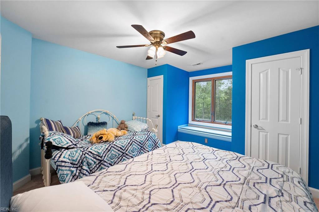 302 Honey Locust Way Property Photo 27
