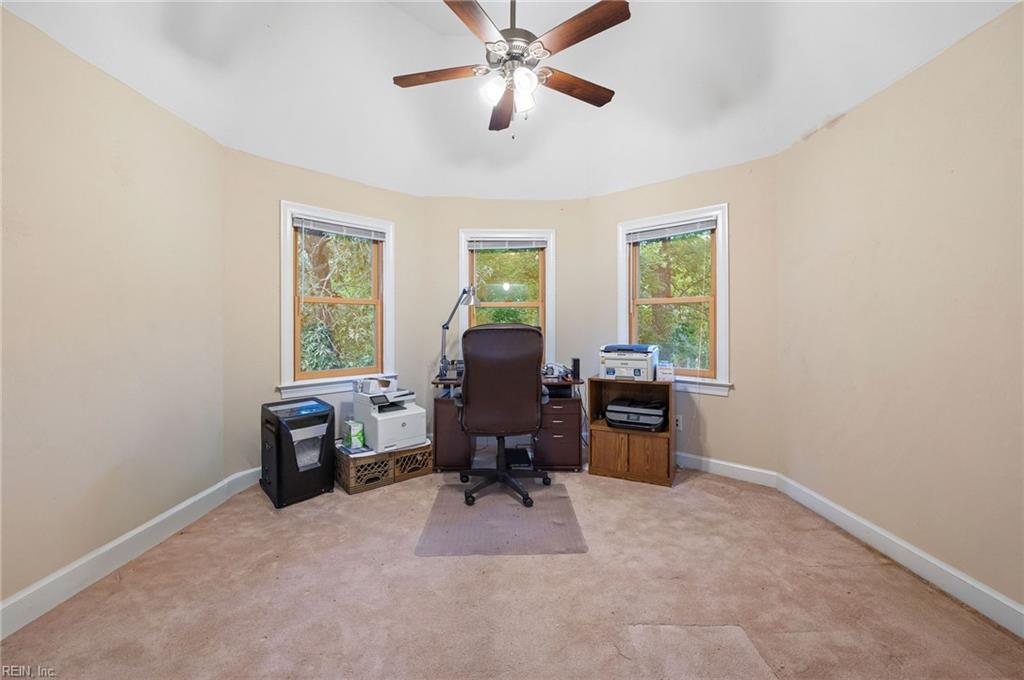 302 Honey Locust Way Property Photo 34