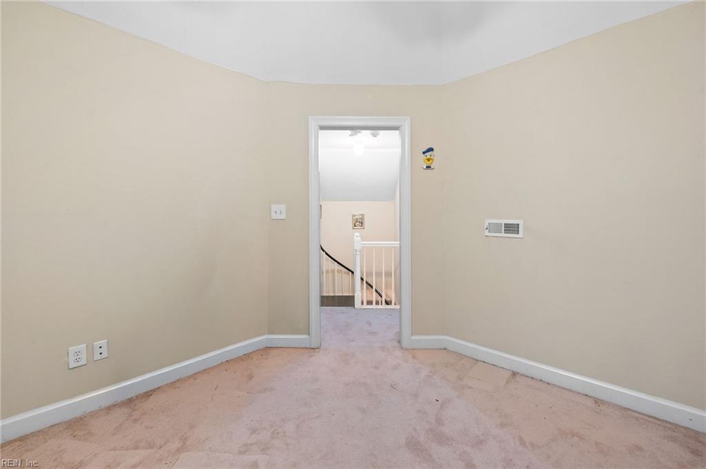 302 Honey Locust Way Property Photo 36