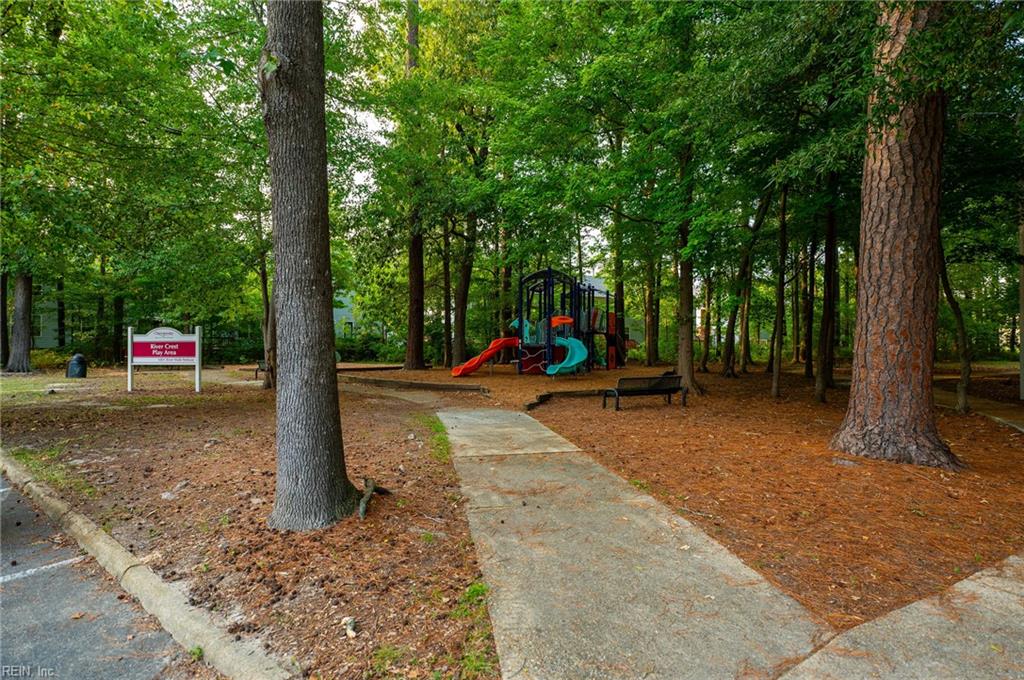 302 Honey Locust Way Property Photo 45