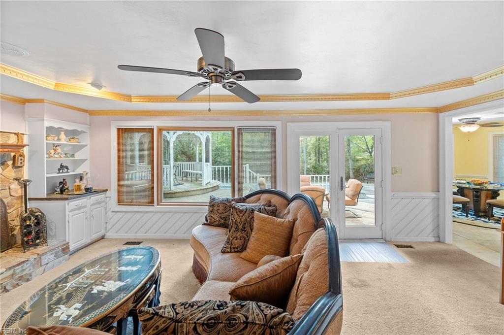 302 Honey Locust Way Way Property Photo 12