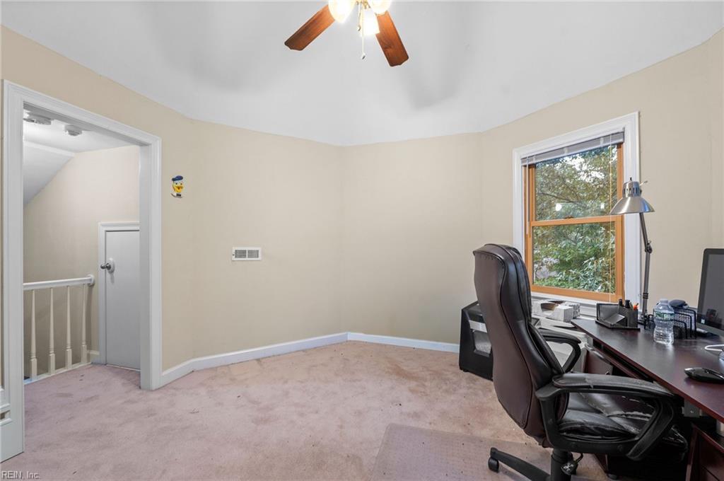 302 Honey Locust Way Way Property Photo 35