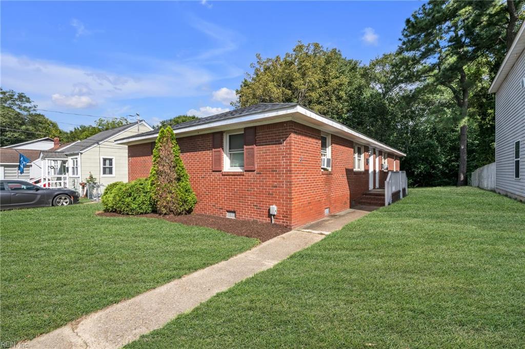 1013 Mckinley Ave Property Photo 2