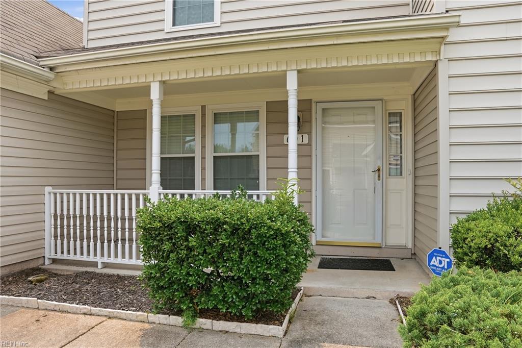 601 Lord Byron Ct Property Photo 4