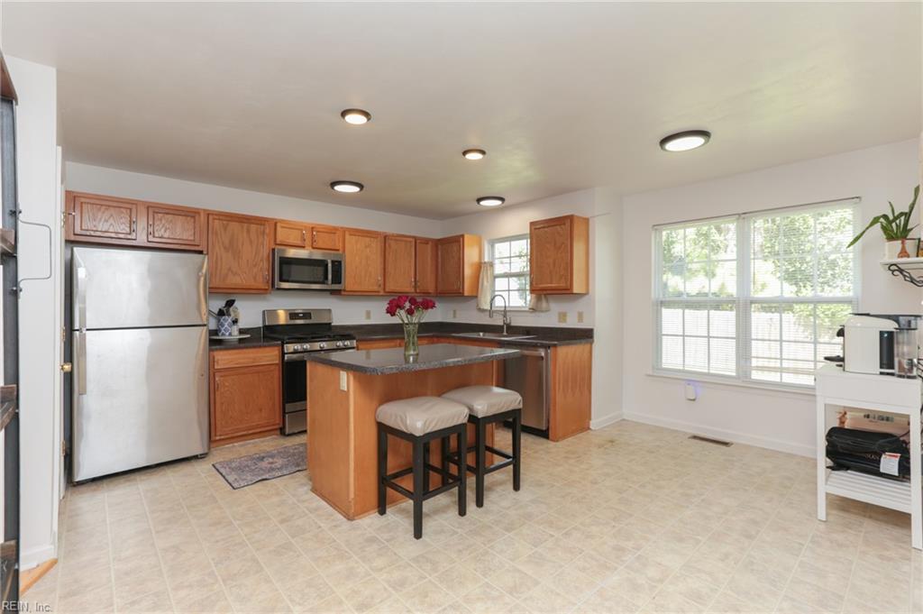 1006 Bland St Property Photo 2