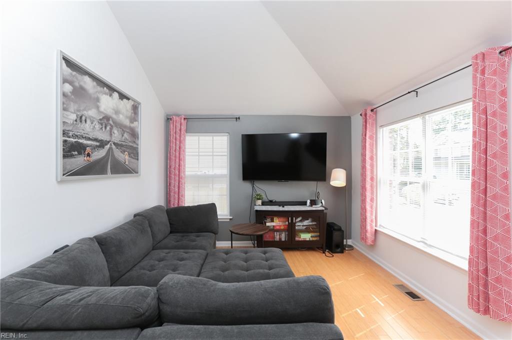 1006 Bland St Property Photo 10