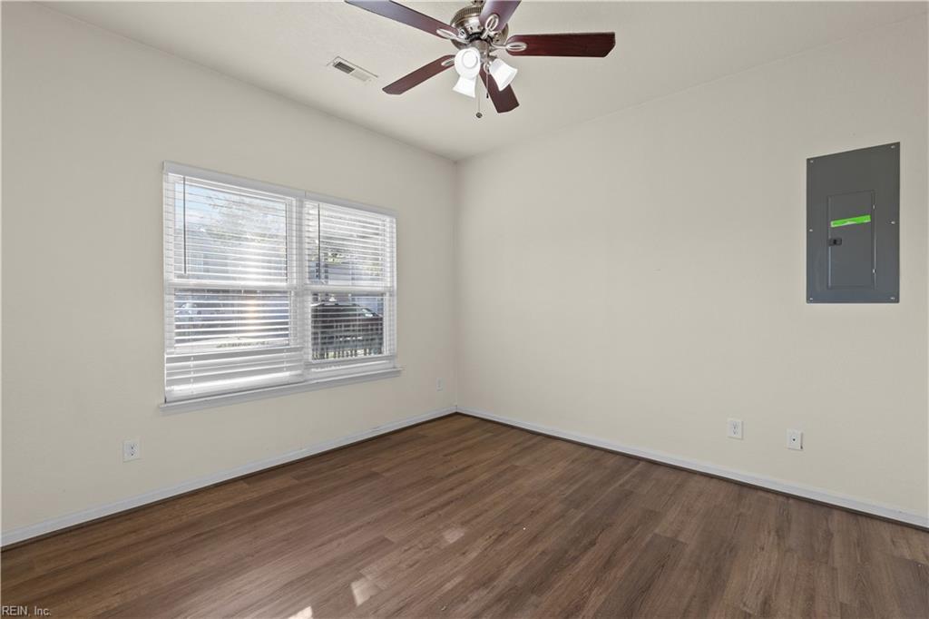 1118 Commerce Ave Property Photo 3