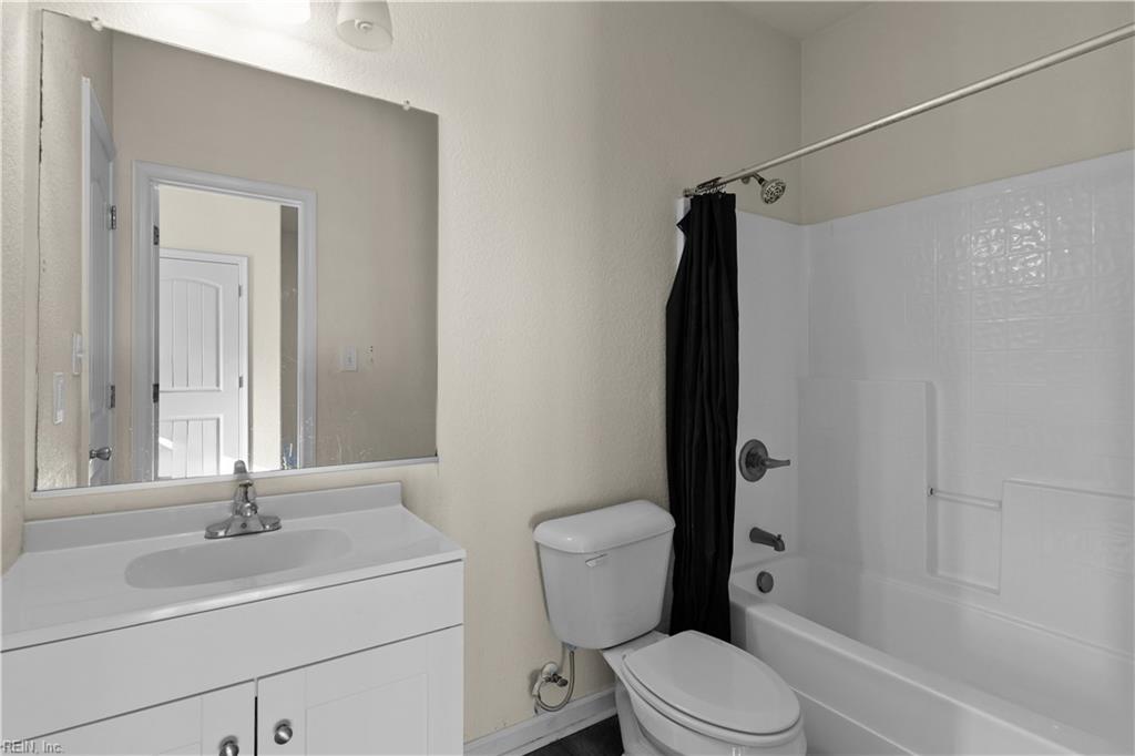 1118 Commerce Ave Property Photo 5