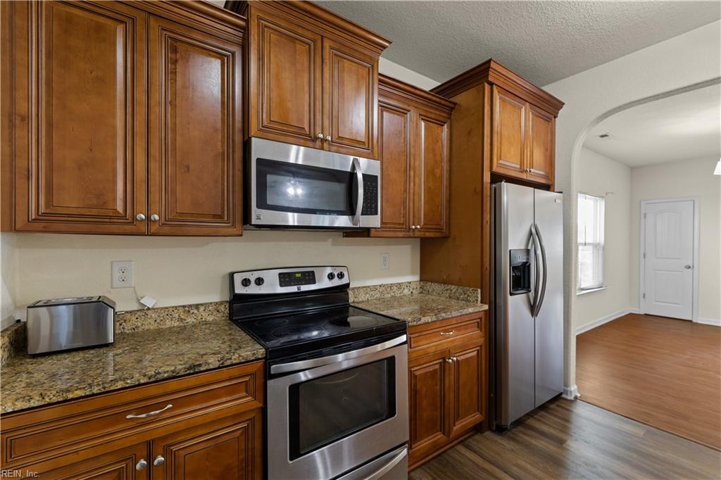 1118 Commerce Ave Property Photo 11