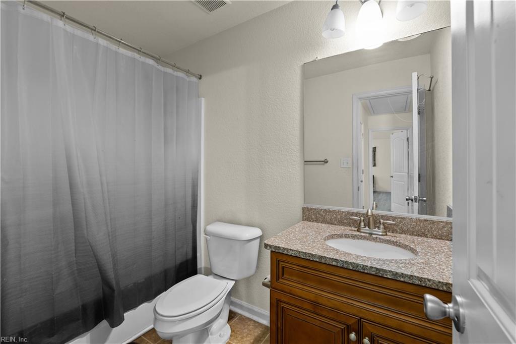 1118 Commerce Ave Property Photo 18