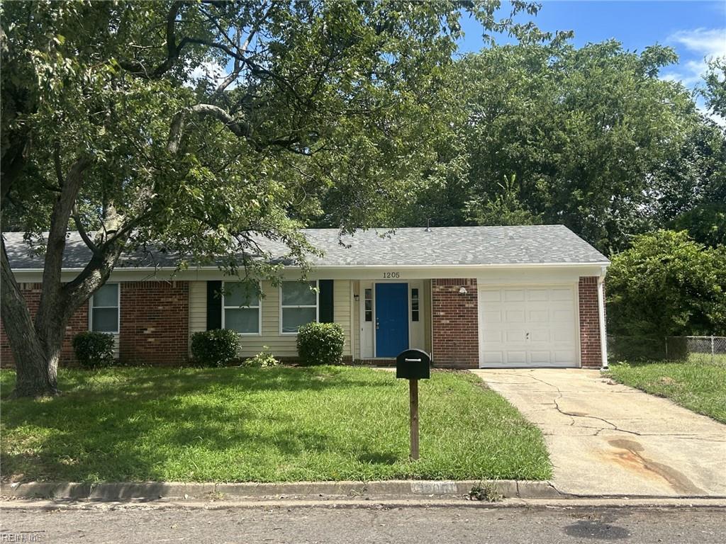 1205 Aaron Ct Property Photo 6