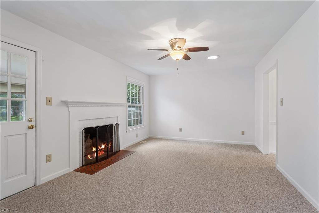476 Dunmore Dr Property Photo 13