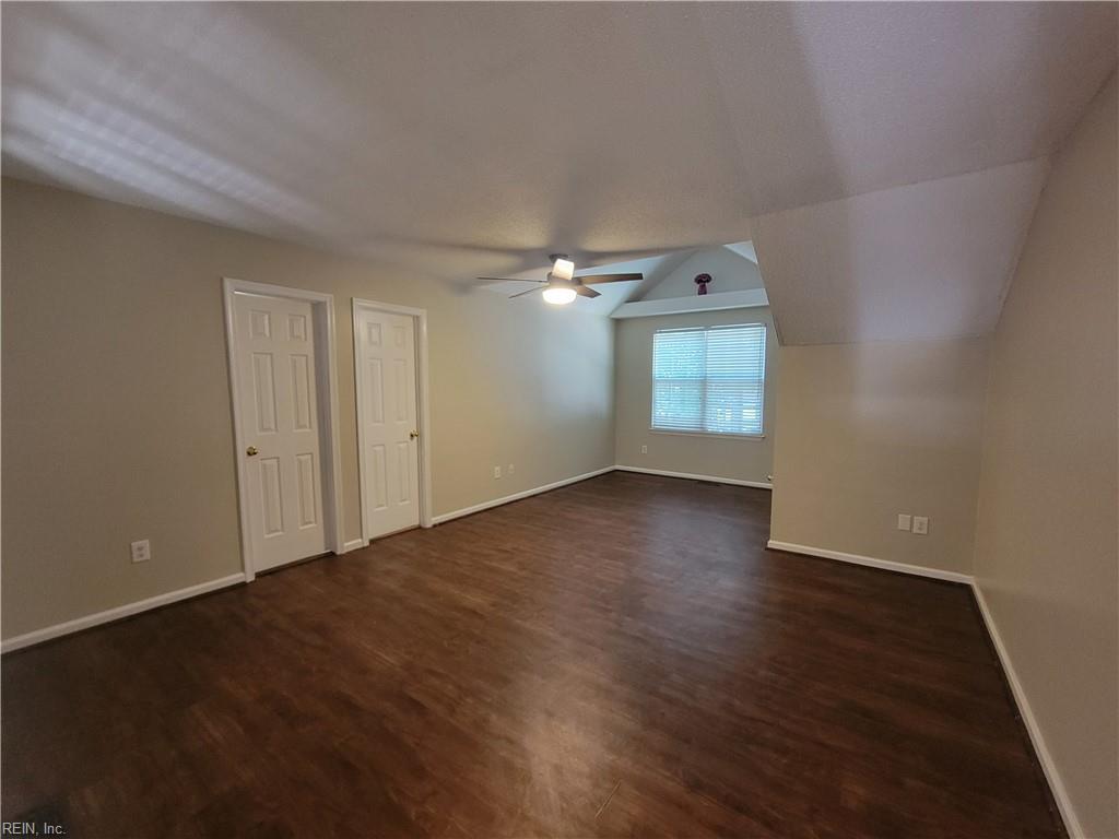 14 Treebark Pl Property Photo 8