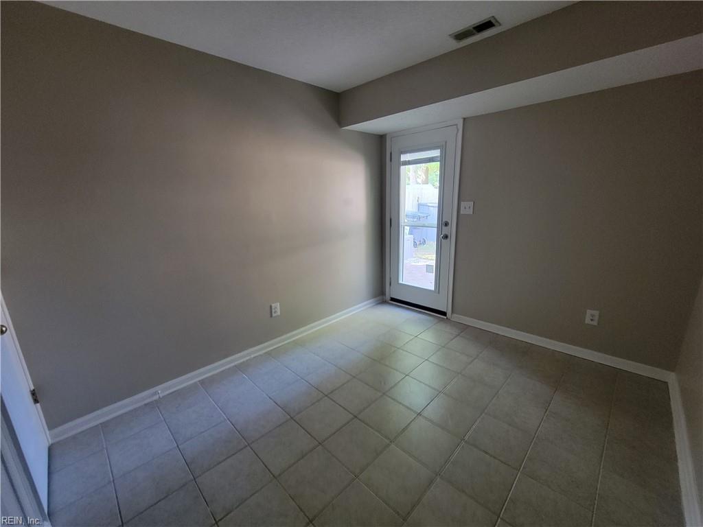 14 Treebark Pl Property Photo 18