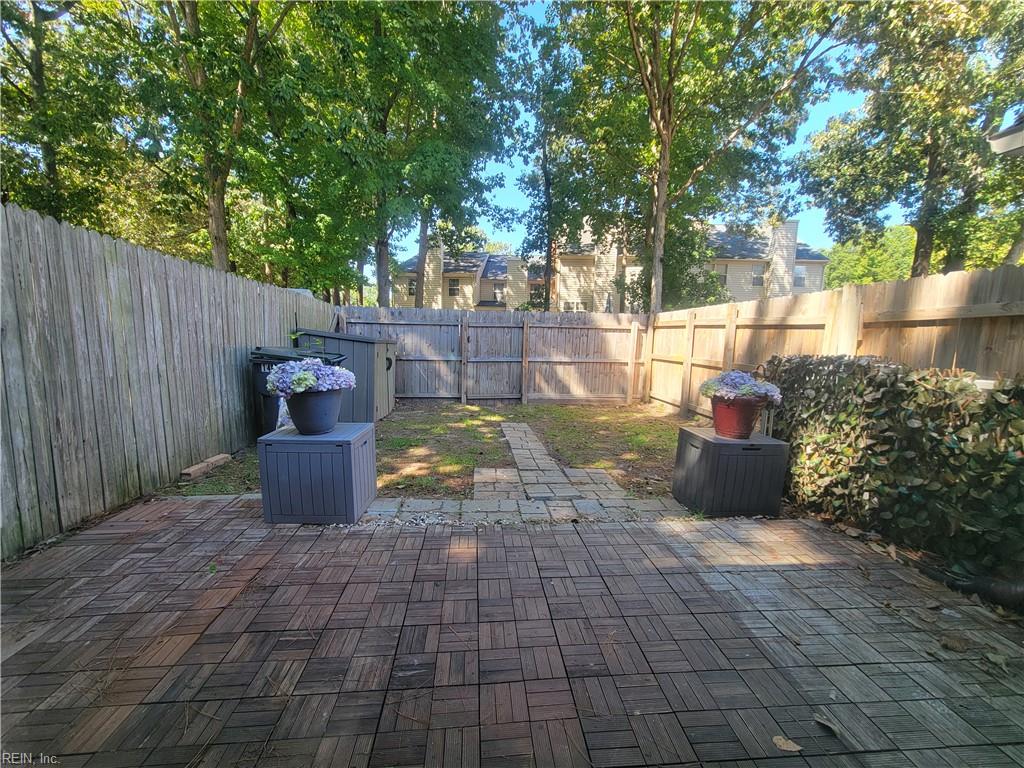 14 Treebark Pl Property Photo 29